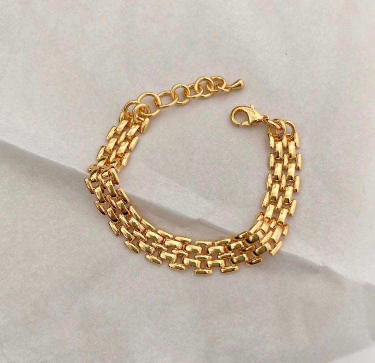 Thick Chain Bracelet.
